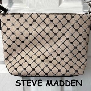 STEVE MADDEN Crossbody Diagonal Logo Cream and Black